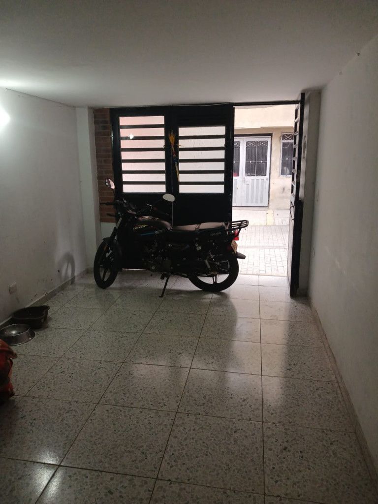 Casa en venta Cundinamarca Bogotá Santa Cecilia 54 m2 Habitaciones 2 Baños 2 Garajes 1 Precio $160000000