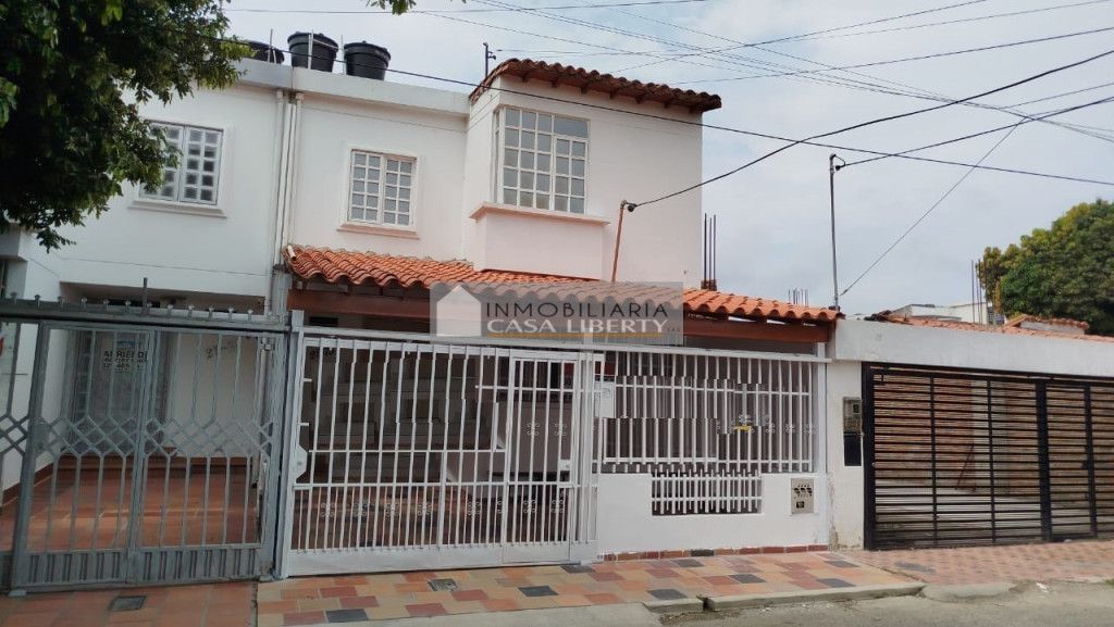 Casa en arriendo Norte De Santander Cúcuta La Riviera 270 m2 Habitaciones 3 Baños 2 Garajes 1 Precio $2500000