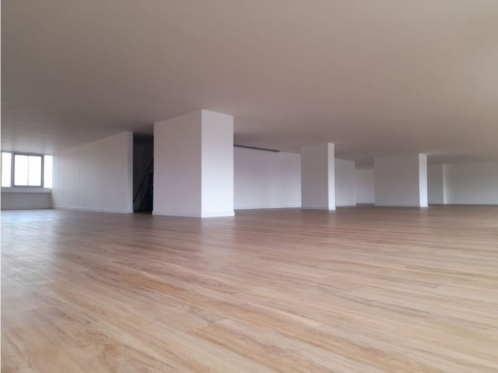 Oficina en arriendo Cundinamarca Bogotá Emaus 439 m2 Habitaciones 0 Baños 6 Garajes 2 Precio $28212112