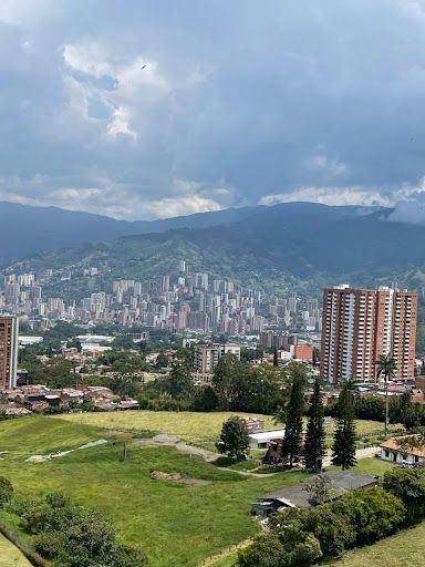 Apartamento en arriendo Antioquia La Estrella La Ferreria 50 m2 Habitaciones 1 Baños 2 Garajes 1 Precio $1600000