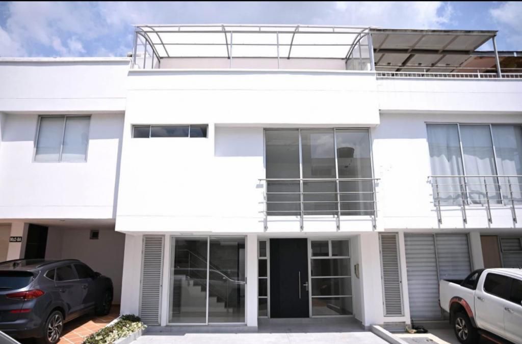Casa en arriendo Norte De Santander Los Patios Cr La Palestina 200 m2 Habitaciones 3 Baños 3 Garajes 2 Precio $3374000