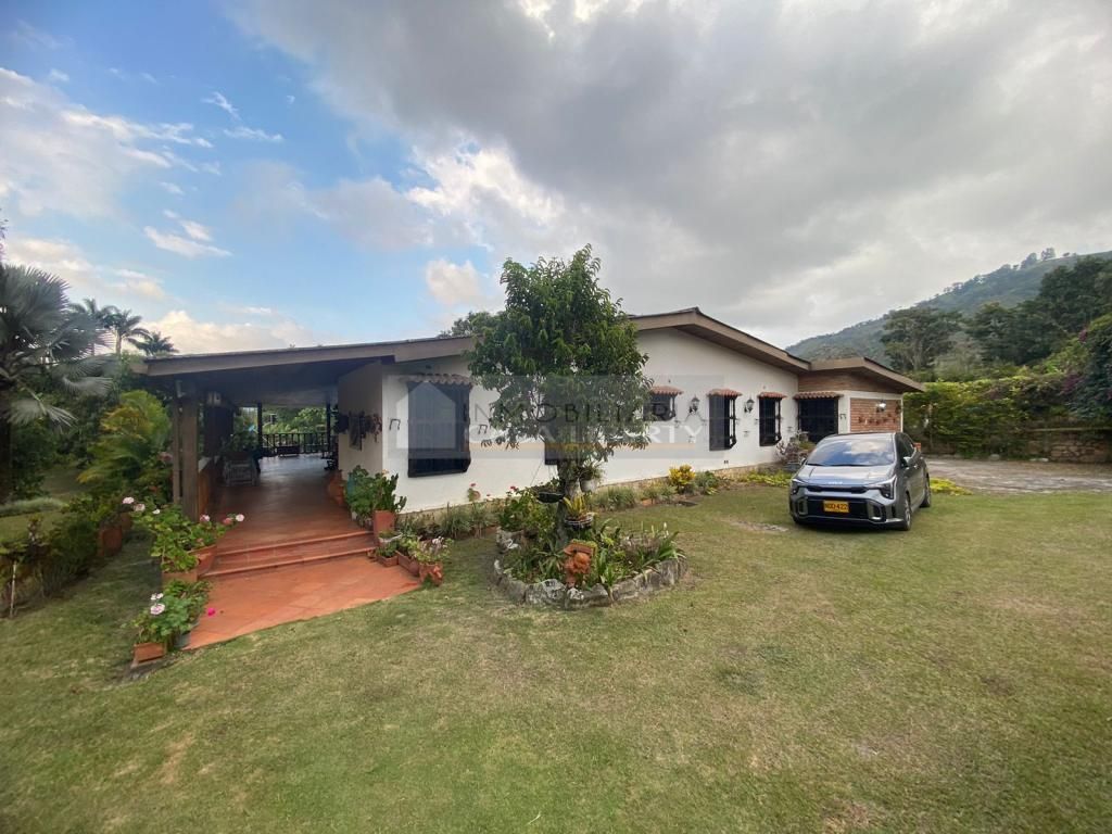 Casa Campestre en venta Norte De Santander Chinácota Chinácota 380 m2 Habitaciones 5 Baños 6 Garajes 4 Precio $900000000