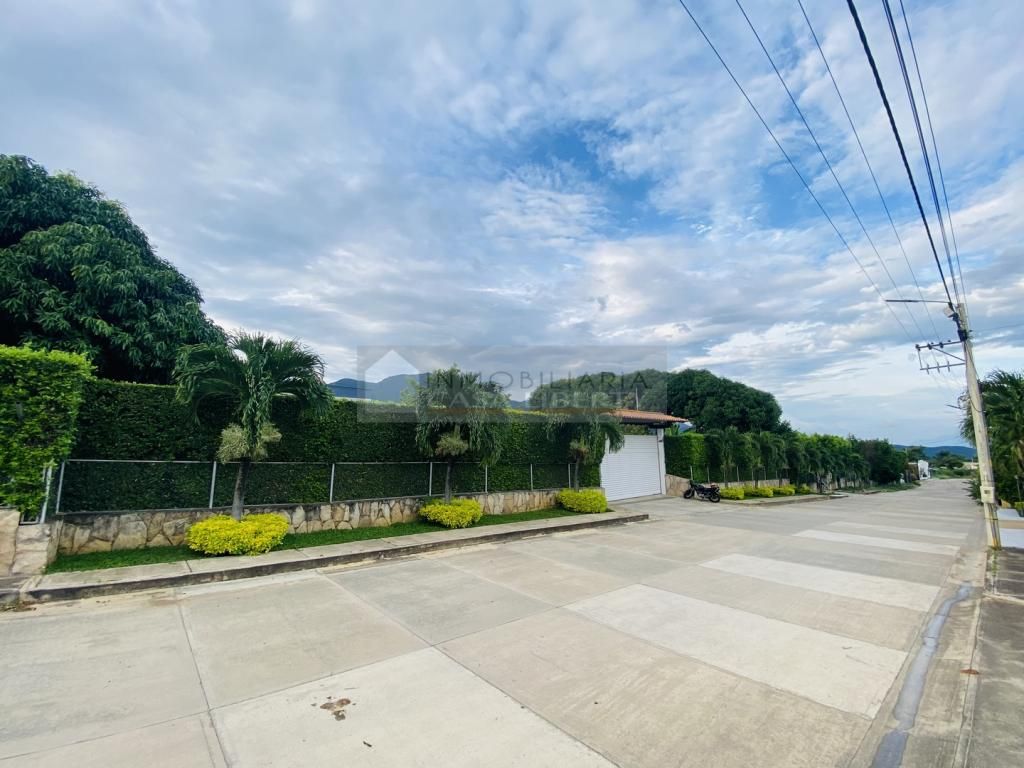 Casa en venta Norte De Santander Los Patios Los Patios 1800 m2 Habitaciones 7 Baños 8 Garajes 10 Precio $3250000000