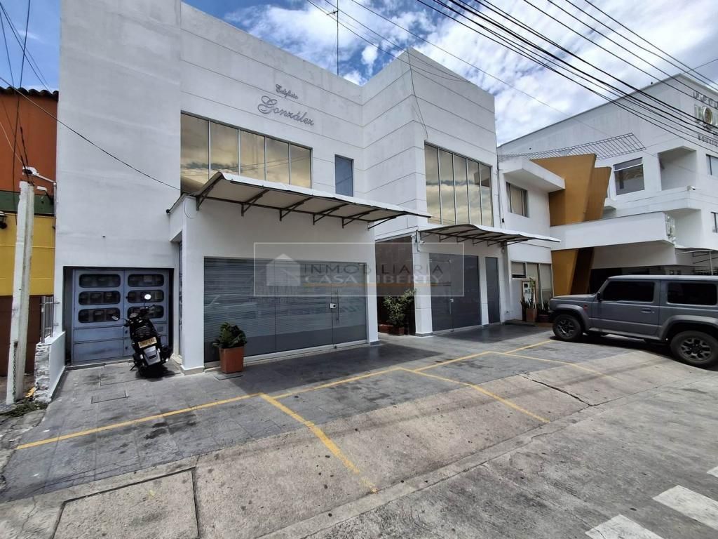 Edificio en arriendo Norte De Santander Cúcuta Quinta Velez 500 m2 Habitaciones 20 Baños 24 Garajes 6 Precio $28000000