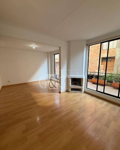 Casa en venta Cundinamarca Bogotá Club Los Lagartos 102 m2 Habitaciones 3 Baños 3 Garajes 2 Precio $630000000