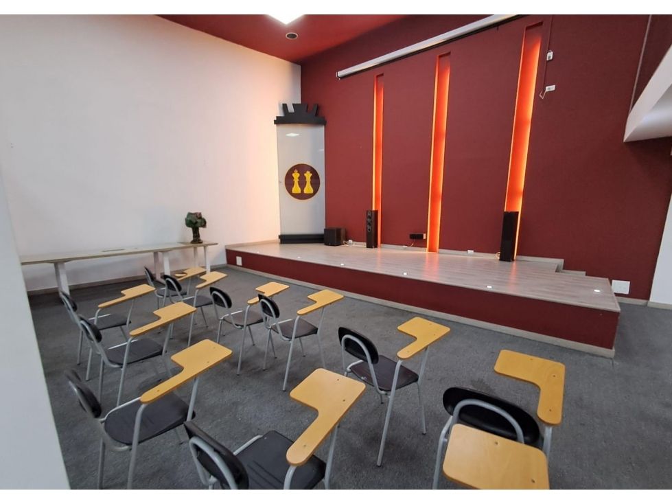 Casa en arriendo Antioquia Medellín Laureles 600 m2 Habitaciones 7 Baños 3 Garajes 0 Precio $17000000