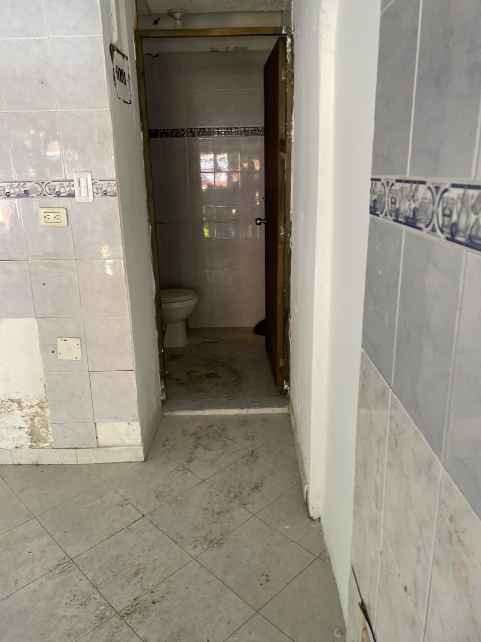 Local en arriendo Antioquia Medellín Urbanizacion Loyola 15 m2 Habitaciones 0 Baños 0 Garajes 0 Precio $600000