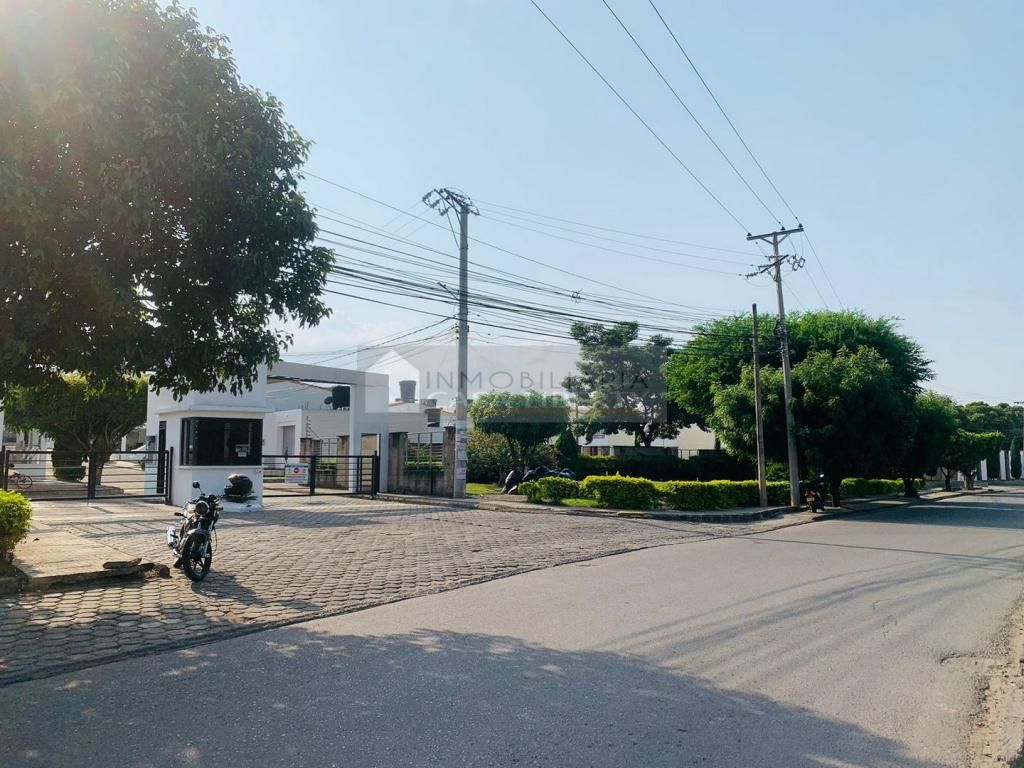 Casa en venta Norte De Santander Villa Del Rosario Cr Ciruelos 180 m2 Habitaciones 3 Baños 3 Garajes 3 Precio $390000000