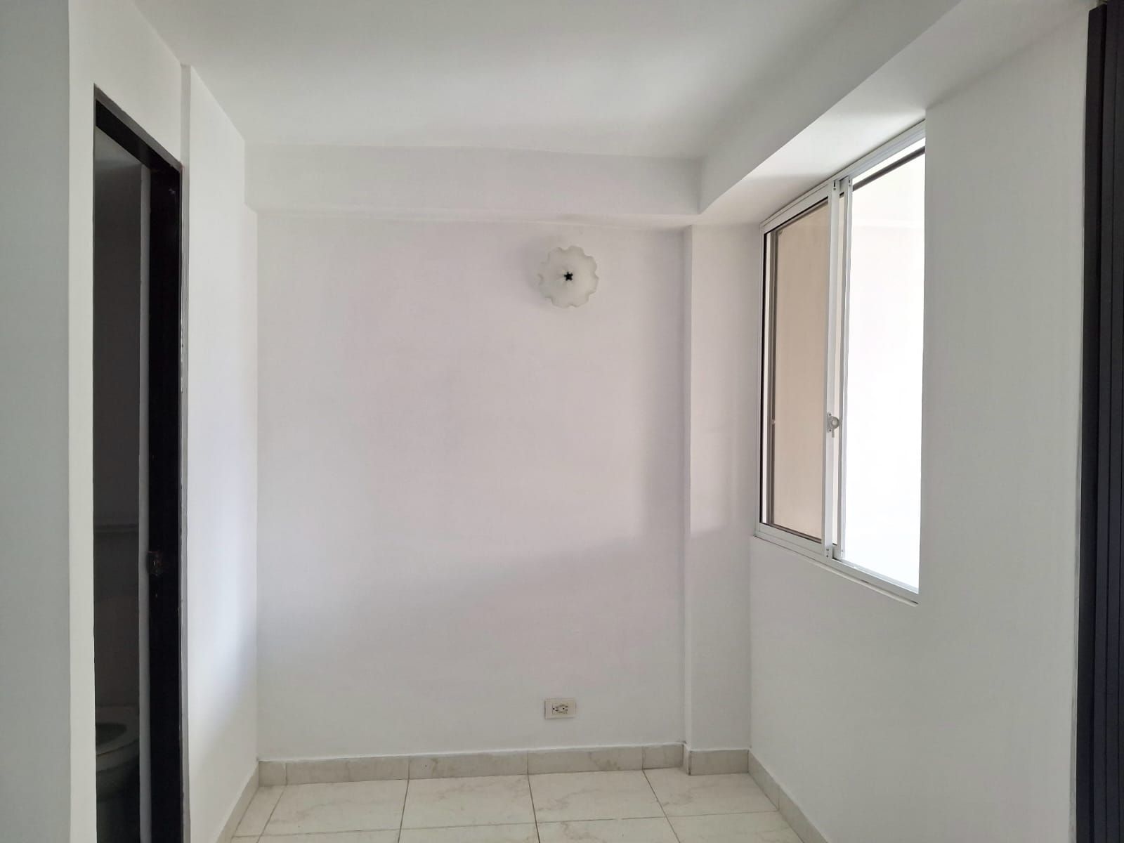 Apartaestudio en arriendo Antioquia Medellín San Miguel 40 m2 Habitaciones 1 Baños 1 Garajes 0 Precio $1300000