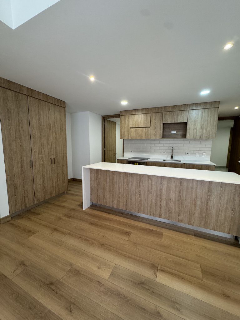 Apartamento en venta Cundinamarca Bogotá Santa Barbara Occidental 110 m2 Habitaciones 3 Baños 3 Garajes 2 Precio $1215000000