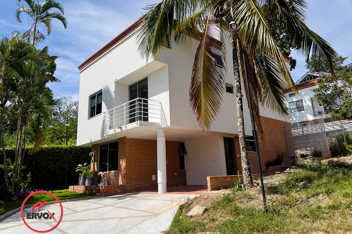 Casa en venta Tolima Ibagué Cn Campestre Los Lagos 295 m2 Habitaciones 4 Baños 5 Garajes 3 Precio $1300000000