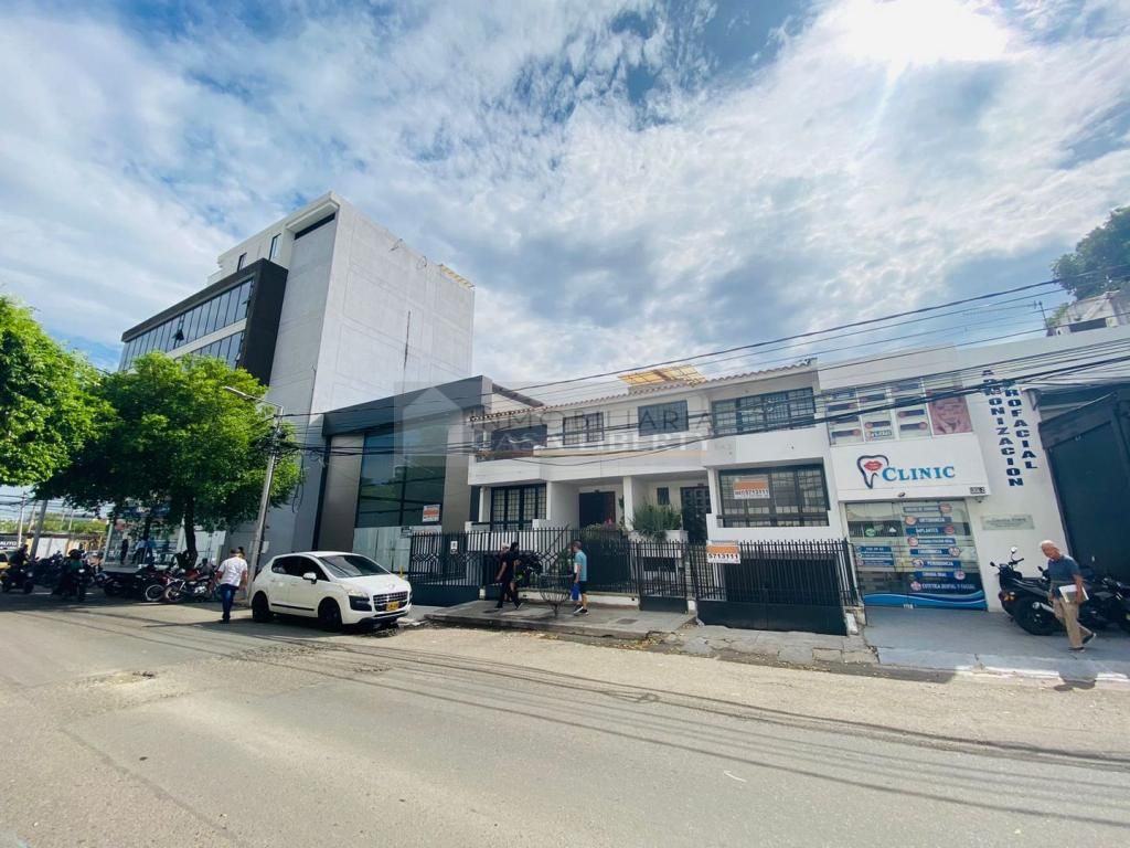 Casa en arriendo Norte De Santander Cúcuta Caobos 250 m2 Habitaciones 3 Baños 4 Garajes 2 Precio $4000000