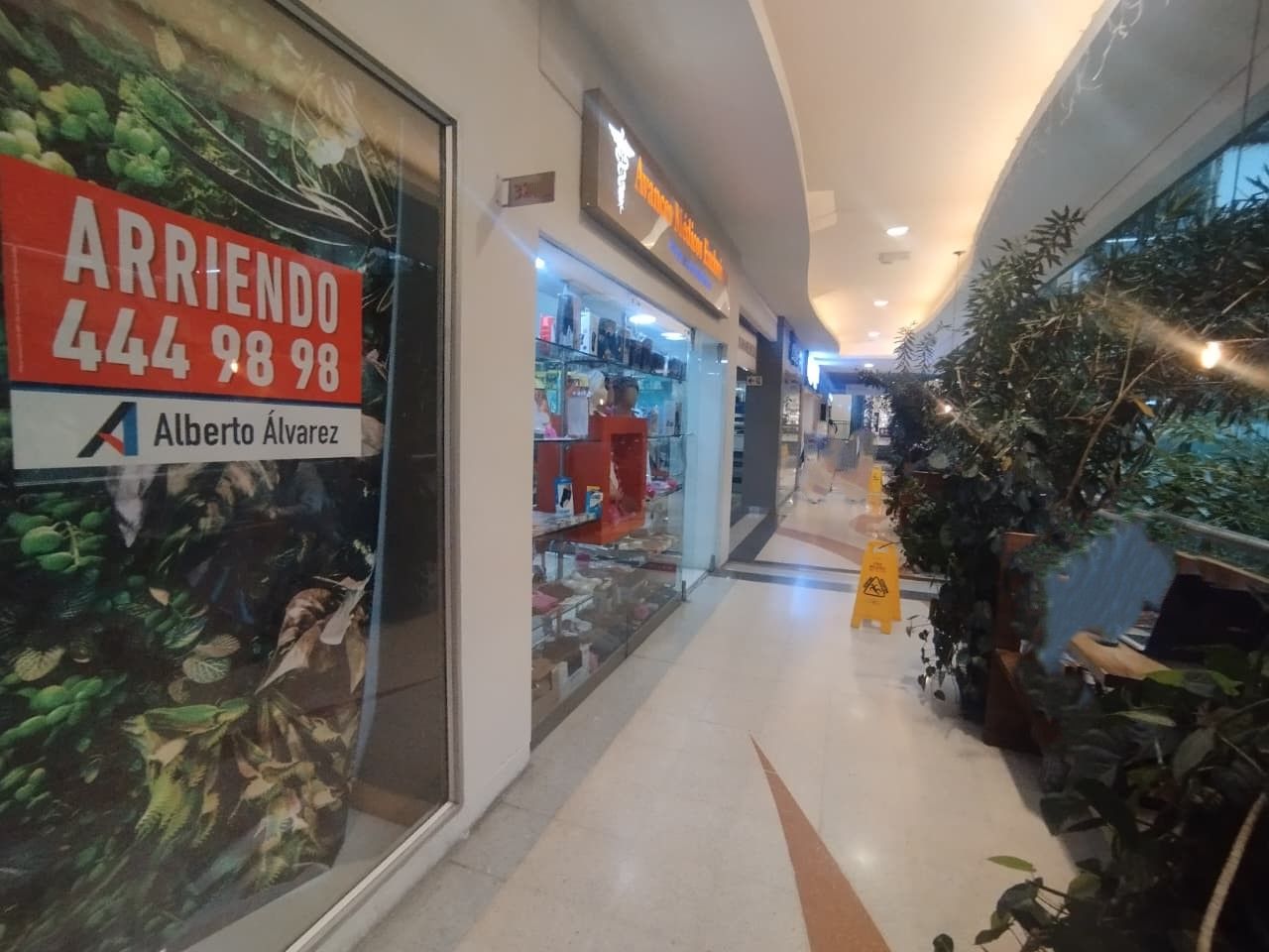 Local en arriendo Antioquia Medellín Alejandria 71 m2 Habitaciones 0 Baños 1 Garajes 1 Precio $11000000