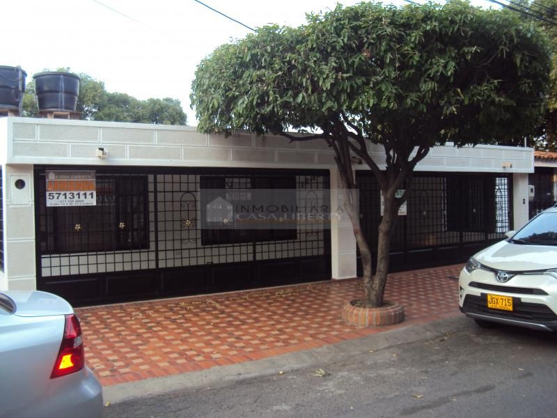 Casa en venta Norte De Santander Cúcuta Ub La Ceiba 200 m2 Habitaciones 3 Baños 3 Garajes 3 Precio $450000000