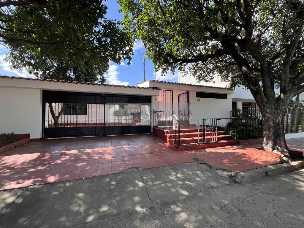 Casa en arriendo Norte De Santander Cúcuta Libertadores 297 m2 Habitaciones 4 Baños 4 Garajes 2 Precio $6000000