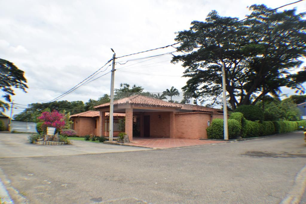 Casa en arriendo Norte De Santander Villa Del Rosario Los Trapiches 400 m2 Habitaciones 4 Baños 5 Garajes 2 Precio $5320000