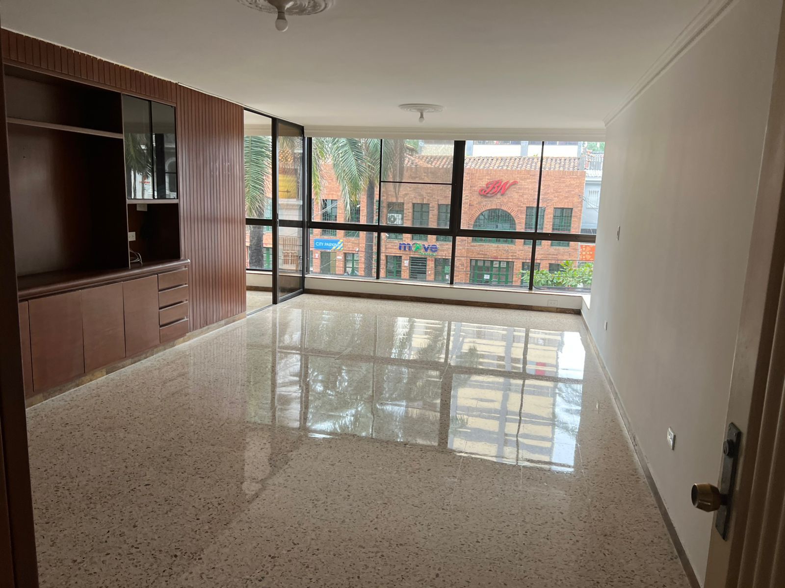 Apartamento en venta Valle Del Cauca Cali Versalles 120 m2 Habitaciones 3 Baños 3 Garajes 2 Precio $380000000