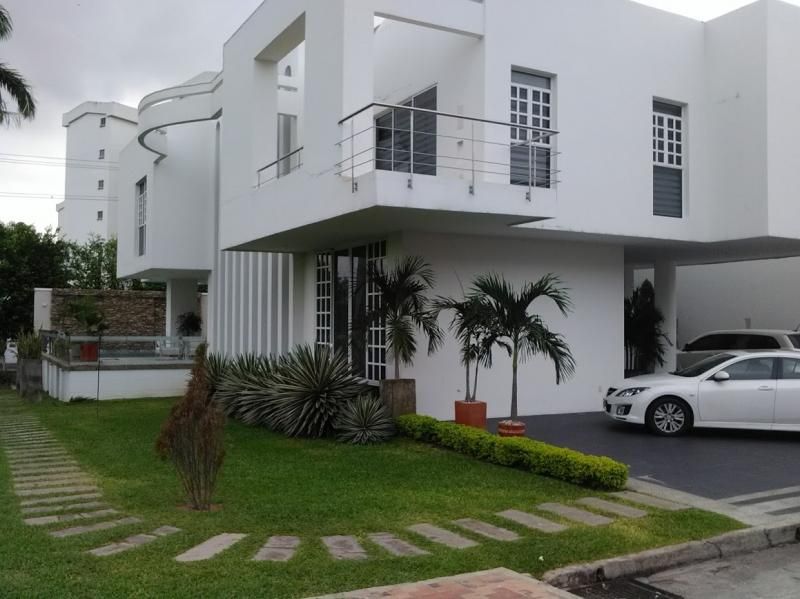 Casa Campestre en venta Norte De Santander Cúcuta Cr Acuarela 540 m2 Habitaciones 4 Baños 6 Garajes 4 Precio $3000000000