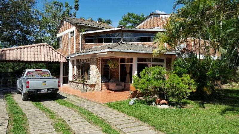 Casa Campestre en venta Norte De Santander Chinácota Chinácota 1870 m2 Habitaciones 3 Baños 4 Garajes 0 Precio $400000000