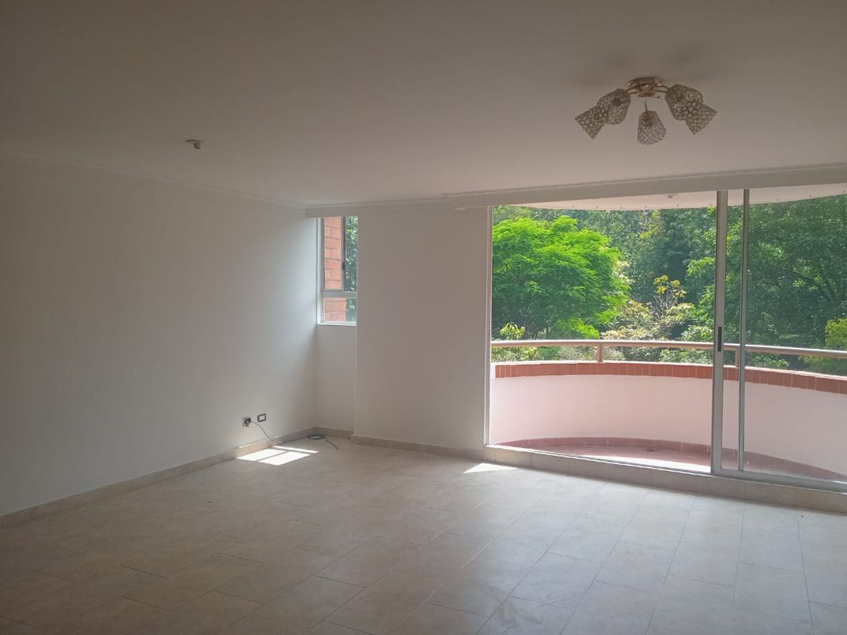 Apartamento en arriendo Antioquia Medellín El Castillo 90 m2 Habitaciones 2 Baños 2 Garajes 1 Precio $3850000