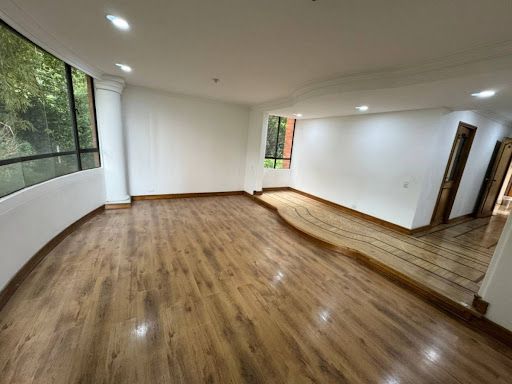Apartamento en arriendo Antioquia Medellín El Diamante No2 126 m2 Habitaciones 3 Baños 3 Garajes 2 Precio $4800000