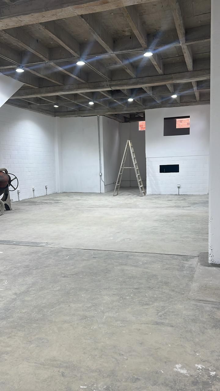Bodega en arriendo Antioquia Medellín Enciso 215 m2 Habitaciones 0 Baños 2 Garajes 0 Precio $11500000