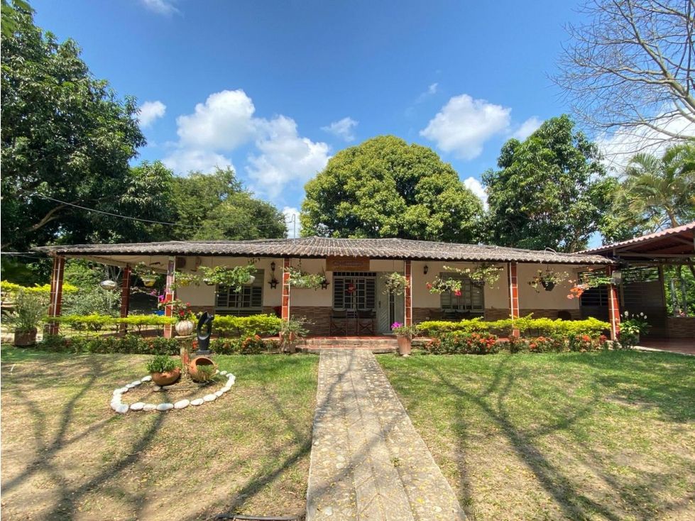 Finca en venta Huila Palermo Palermo 16700 m2 Habitaciones 5 Baños 4 Garajes 2 Precio $1336000000