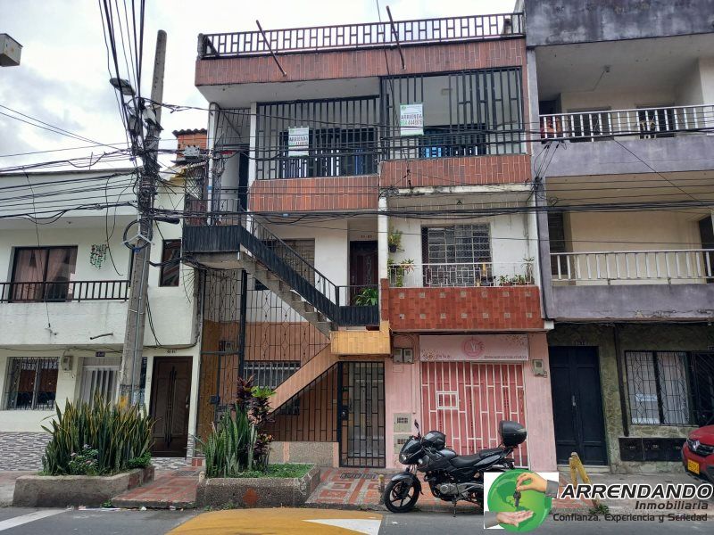 Casa en arriendo Antioquia Itagüí Centro 105 m2 Habitaciones 3 Baños 2 Garajes 0 Precio $2000000