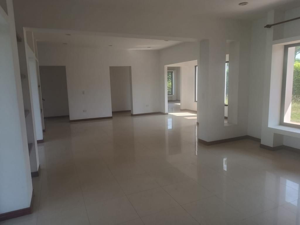 Casa en venta Valle Del Cauca Jamundí Juan De Ampudia 350 m2 Habitaciones 5 Baños 5 Garajes 6 Precio $1100000000