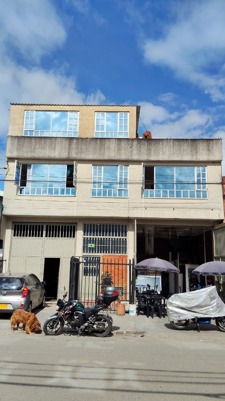 Apartamento en venta Cundinamarca Bogotá Ub Carvajal 380 m2 Habitaciones 5 Baños 4 Garajes 1 Precio $1850000000