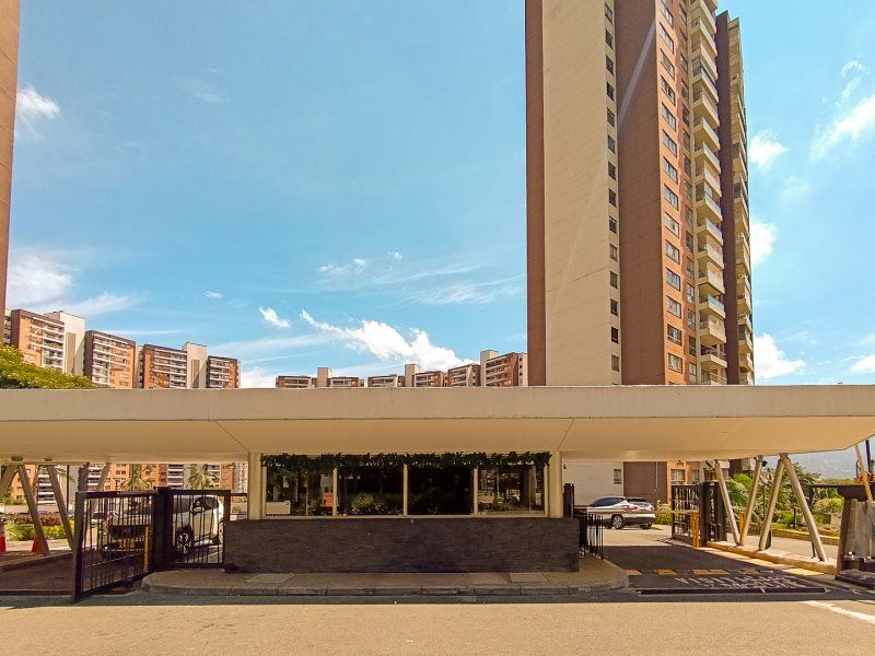 Apartamento en arriendo Antioquia Medellín Loma De Los Bernal 100 m2 Habitaciones 3 Baños 2 Garajes 1 Precio $5000000