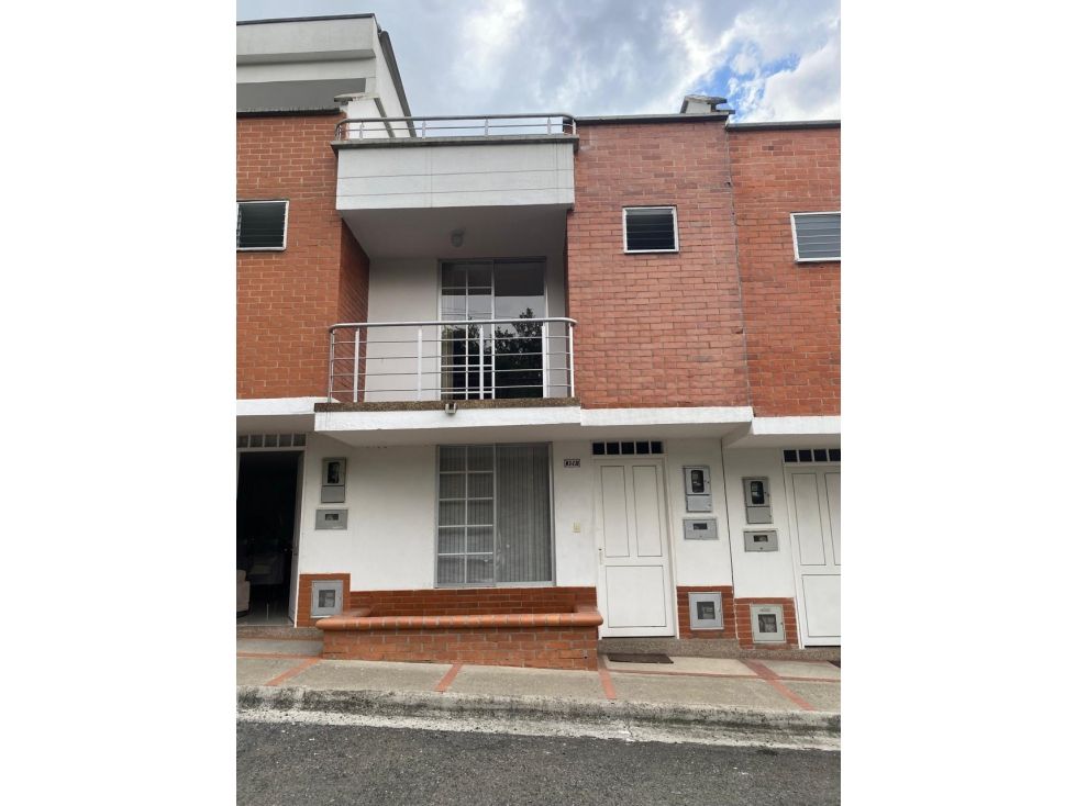 Casa en venta Risaralda Pereira Santa Clara De Las Villas 165 m2 Habitaciones 4 Baños 3 Garajes 1 Precio $580000000