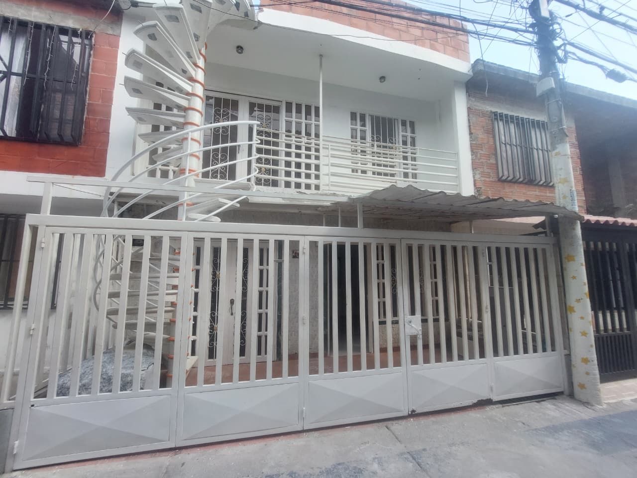Casa en venta Valle Del Cauca Cali Ciudad Talanga - Comfenalco 60 m2 Habitaciones 4 Baños 2 Garajes 1 Precio $197000000