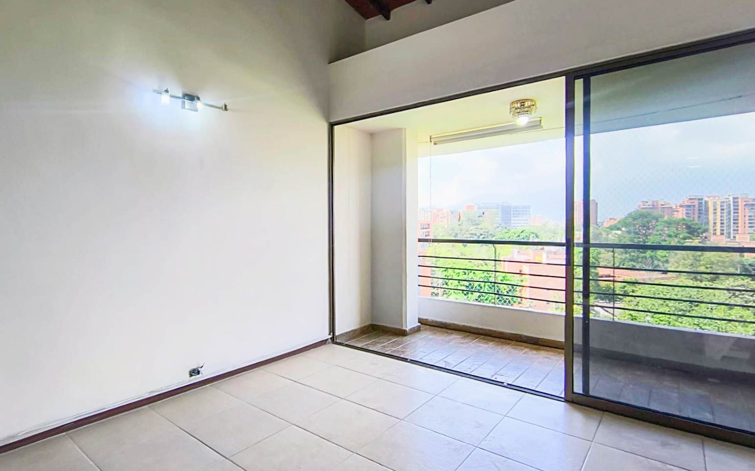 Apartamento en venta Antioquia Envigado La Orquídea 90 m2 Habitaciones 3 Baños 2 Garajes 1 Precio $669000000