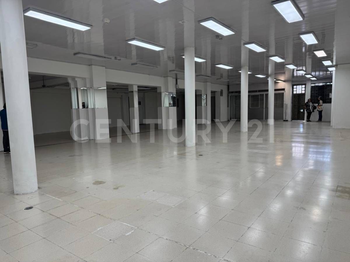 Bodega en arriendo Cundinamarca Bogotá Americas Occidental Et I 680 m2 Habitaciones 0 Baños 1 Garajes 0 Precio $10000000