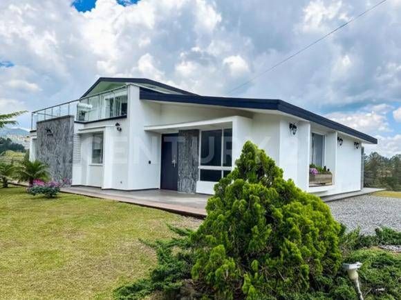 Finca en venta Antioquia El Retiro El Retiro 241 m2 Habitaciones 4 Baños 3 Garajes 6 Precio $1900000000