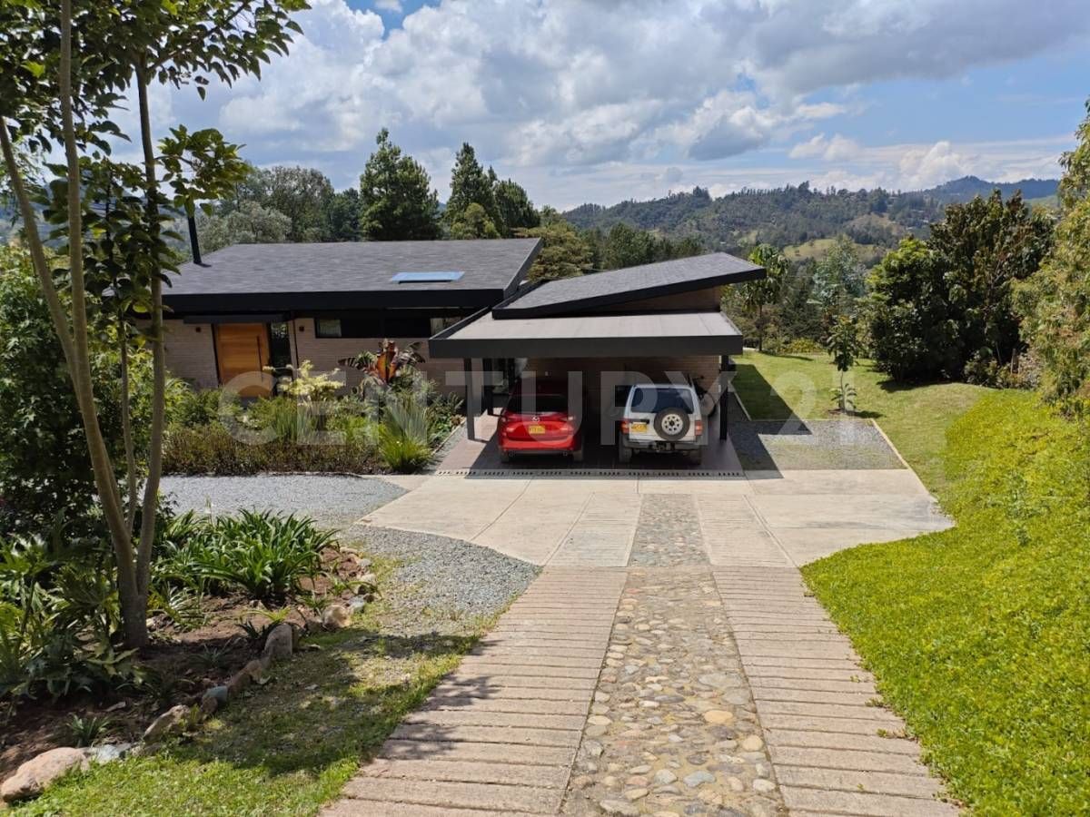 Finca en arriendo Antioquia El Retiro El Retiro 303 m2 Habitaciones 4 Baños 4 Garajes 2 Precio $9000000