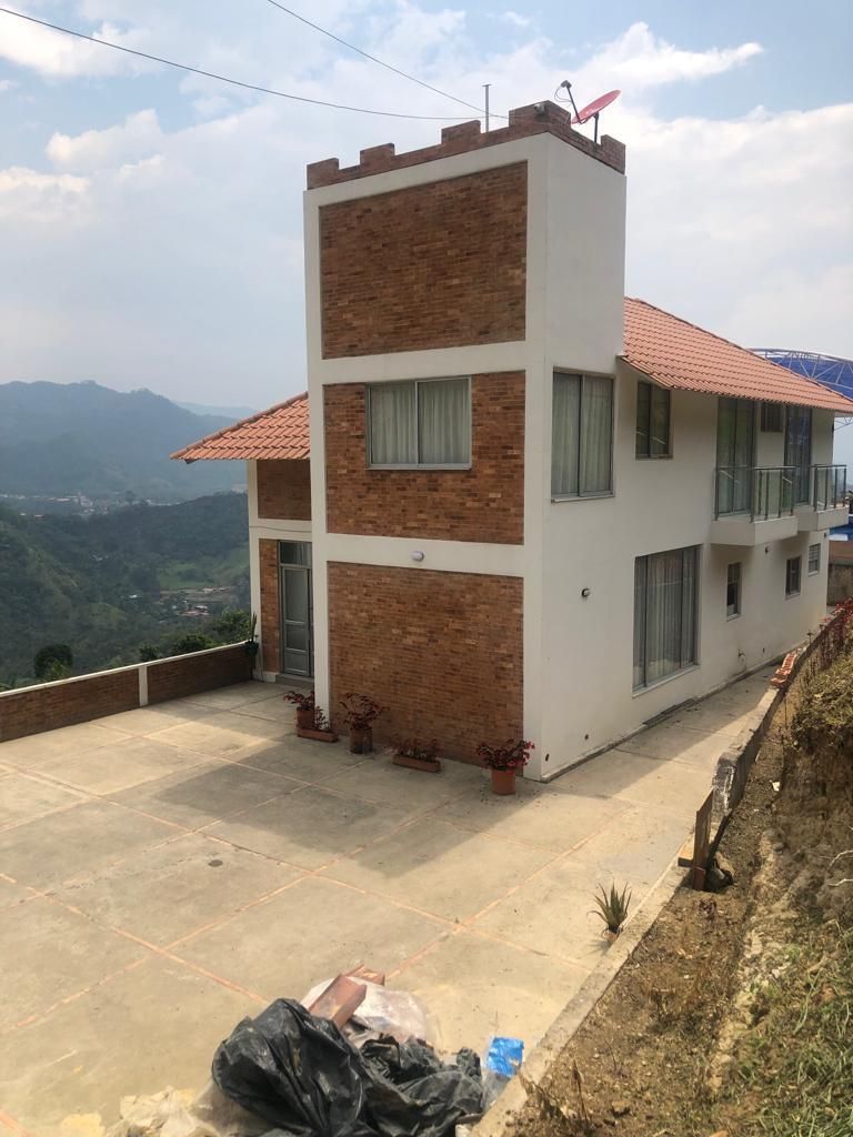 Finca en venta Cundinamarca Sasaima Sasaima 800 m2 Habitaciones 6 Baños 6 Garajes 6 Precio $2800000000