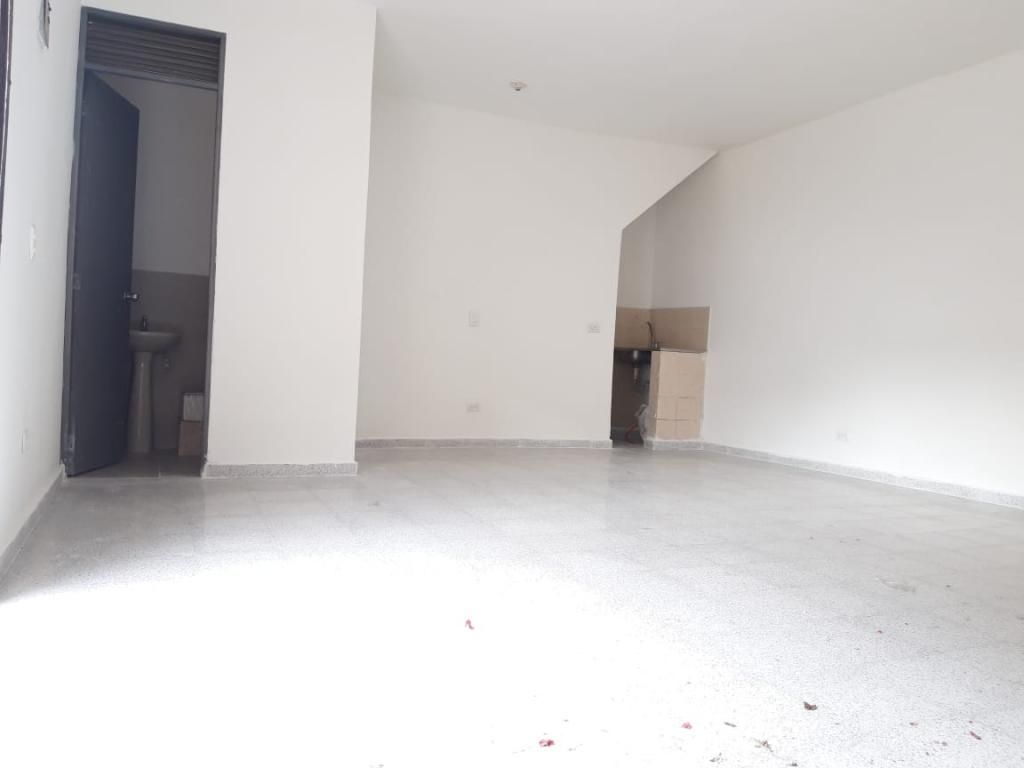 Local en arriendo Antioquia Itagüí Simón Bolívar 40 m2 Habitaciones 0 Baños 1 Garajes 0 Precio $1700000