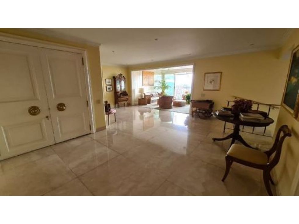 Apartamento en venta Cundinamarca Bogotá Los Rosales 532 m2 Habitaciones 4 Baños 4 Garajes 3 Precio $3250000000