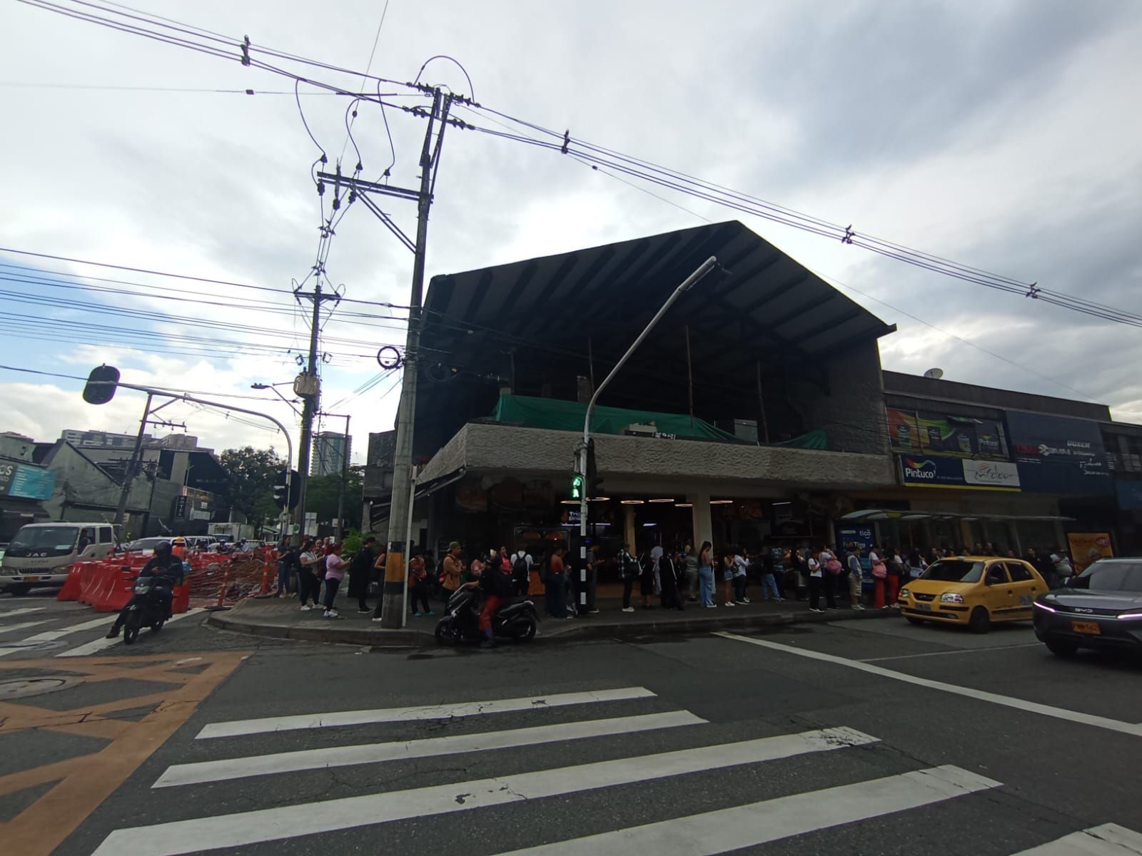 Local en arriendo Antioquia Medellín Colombia 250 m2 Habitaciones 0 Baños 0 Garajes 0 Precio $13500000