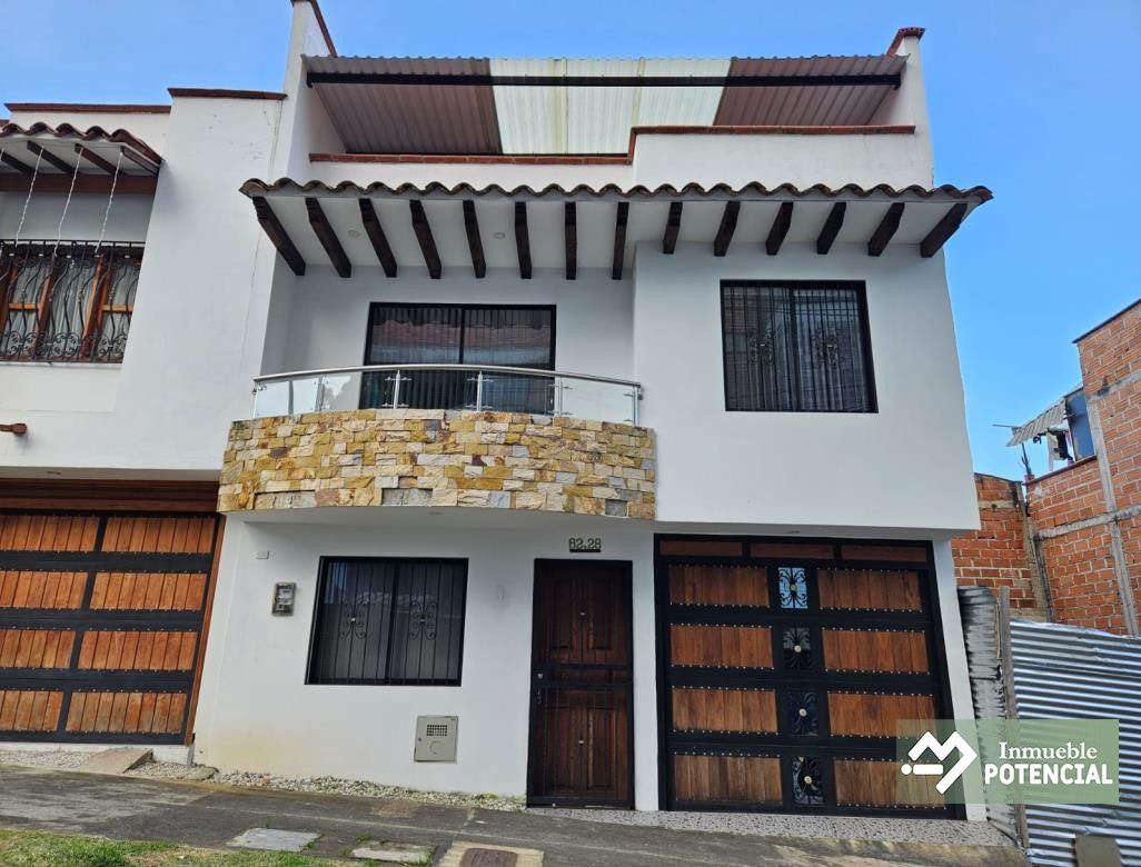 Casa en arriendo Antioquia Rionegro Altos Del Lago 240 m2 Habitaciones 4 Baños 4 Garajes 1 Precio $3300000