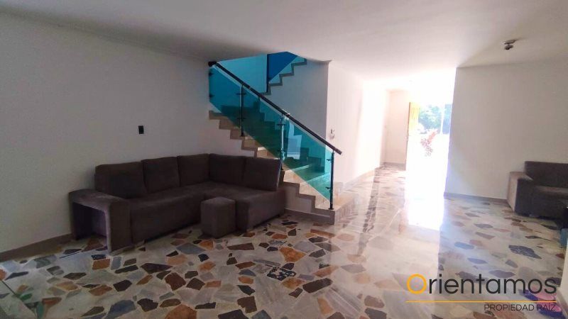 Casa en arriendo Antioquia Medellín Belen 300 m2 Habitaciones 9 Baños 5 Garajes 0 Precio $13000000