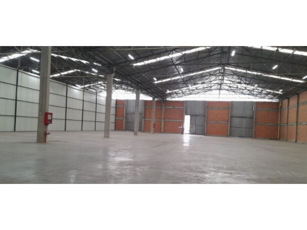 Bodega en arriendo Cundinamarca Madrid Zona Centro 2750 m2 Habitaciones 0 Baños 6 Garajes 2 Precio $51700000