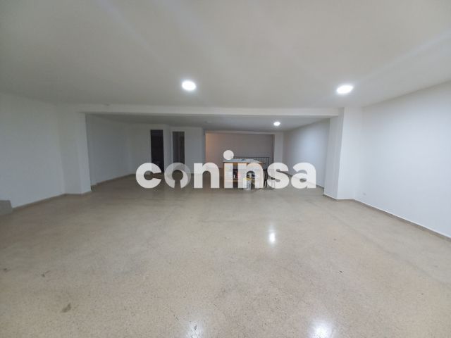 Oficina en arriendo Antioquia Medellín Granada 160 m2 Habitaciones 0 Baños 2 Garajes 0 Precio $3300000