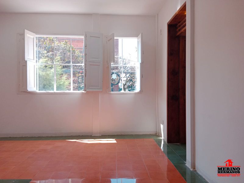 Casa en arriendo Antioquia Medellín Jesus Nazareno 100 m2 Habitaciones 4 Baños 2 Garajes 0 Precio $2450000