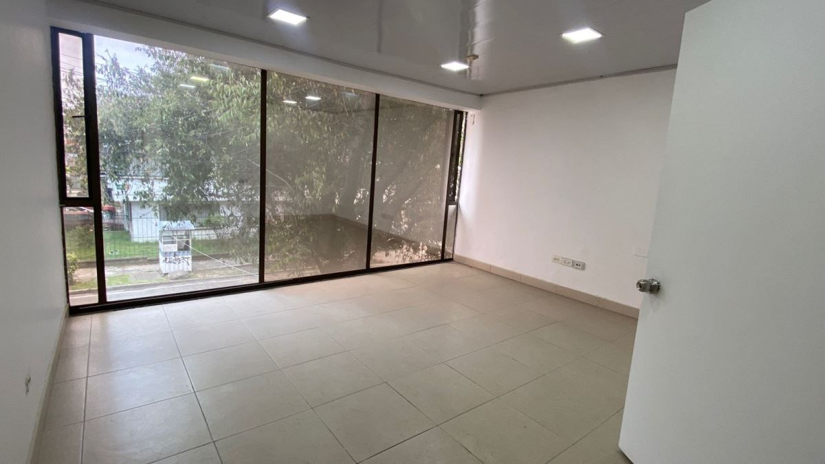 Oficina en arriendo Cundinamarca Bogotá Lago Gaitan 250 m2 Habitaciones 0 Baños 3 Garajes 0 Precio $10500000