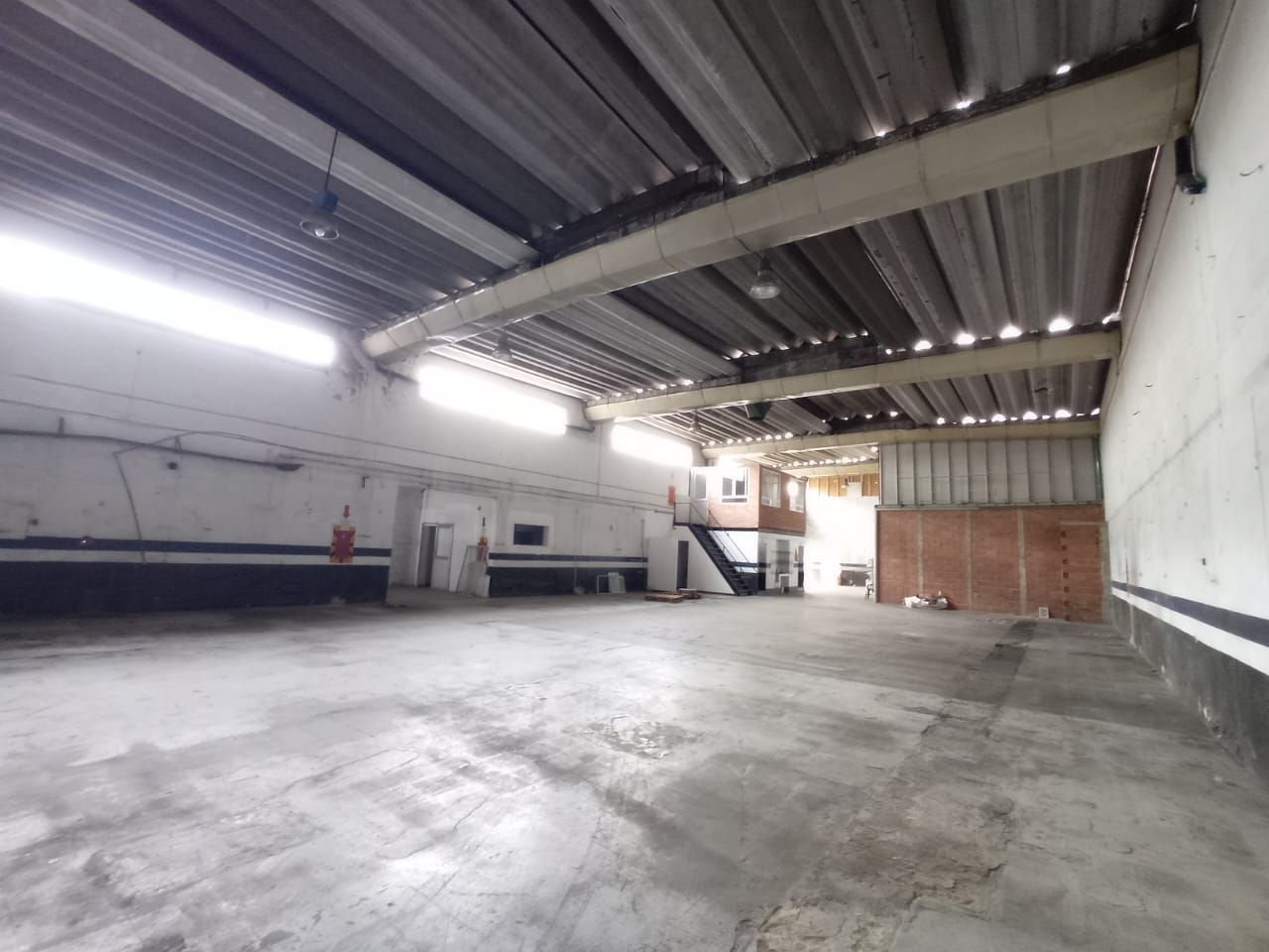 Bodega en arriendo Antioquia Itagüí La Esmeralda 651 m2 Habitaciones 0 Baños 3 Garajes 0 Precio $29300000