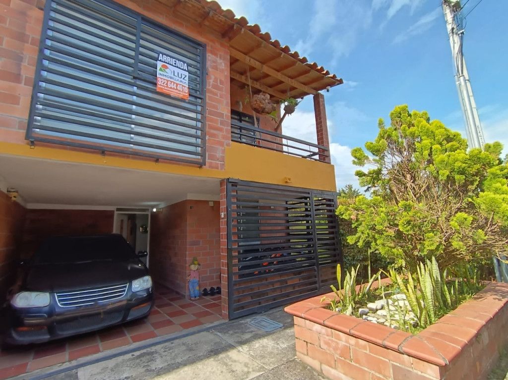 Casa en arriendo Antioquia Rionegro Centro 130 m2 Habitaciones 3 Baños 3 Garajes 1 Precio $2700000