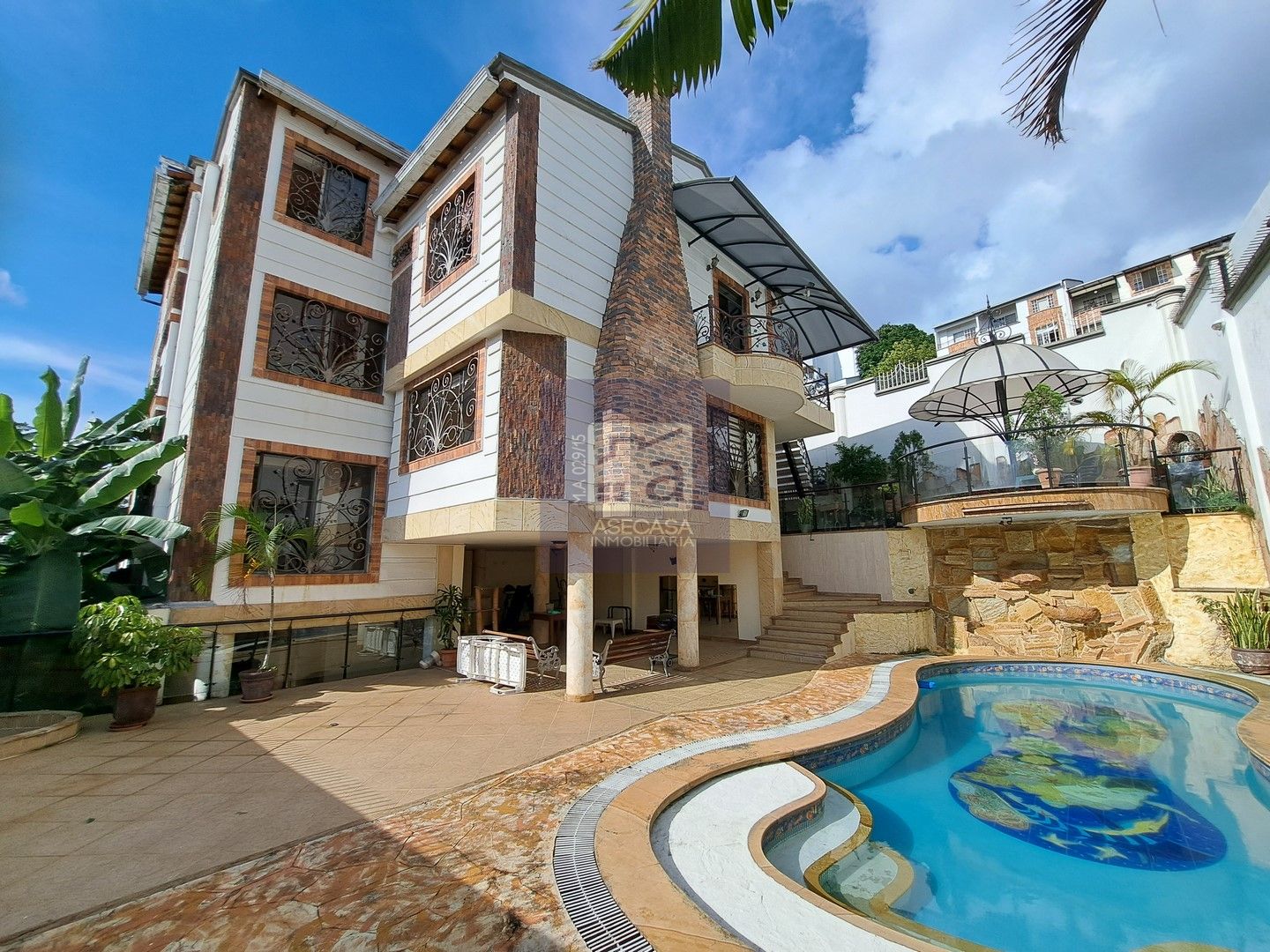 Casa en arriendo Santander Bucaramanga Lagos Del Cacique 700 m2 Habitaciones 10 Baños 9 Garajes 1 Precio $9800000